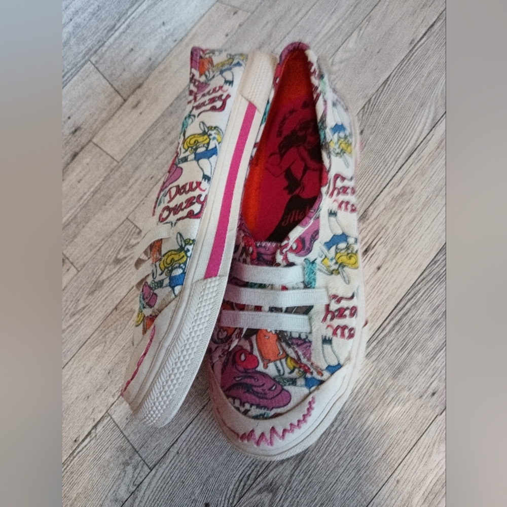 Rock Candy Tumbler Sneakers Womens 8.5 White Doll Crazy Canvas Slip On Sneakers